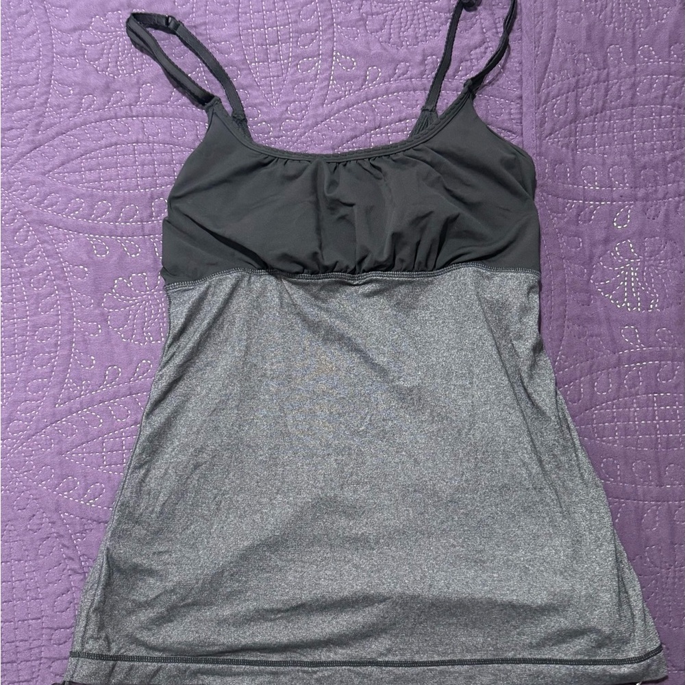 Lululemon Hot and Sweaty Tank Gray Black Adjustable Strap Built In Bra Size 8